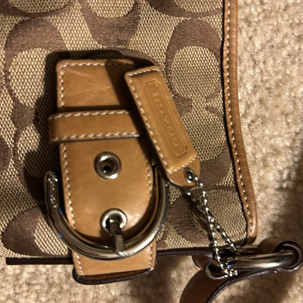 Coach purse - Picture 5 of 7